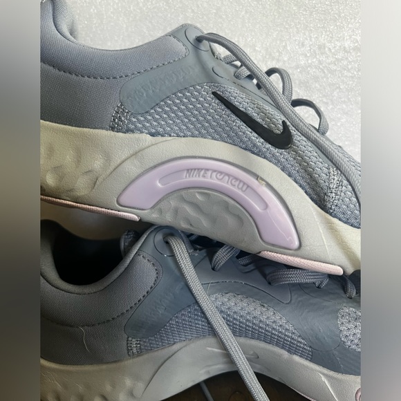 Nike women’s running shoe pre owned - Picture 3 of 9